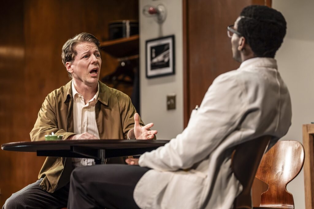 Sean Hayes (Oscar Levant) & Daniel Adeosun (Alvin Finney). Credit Johan Persson copy