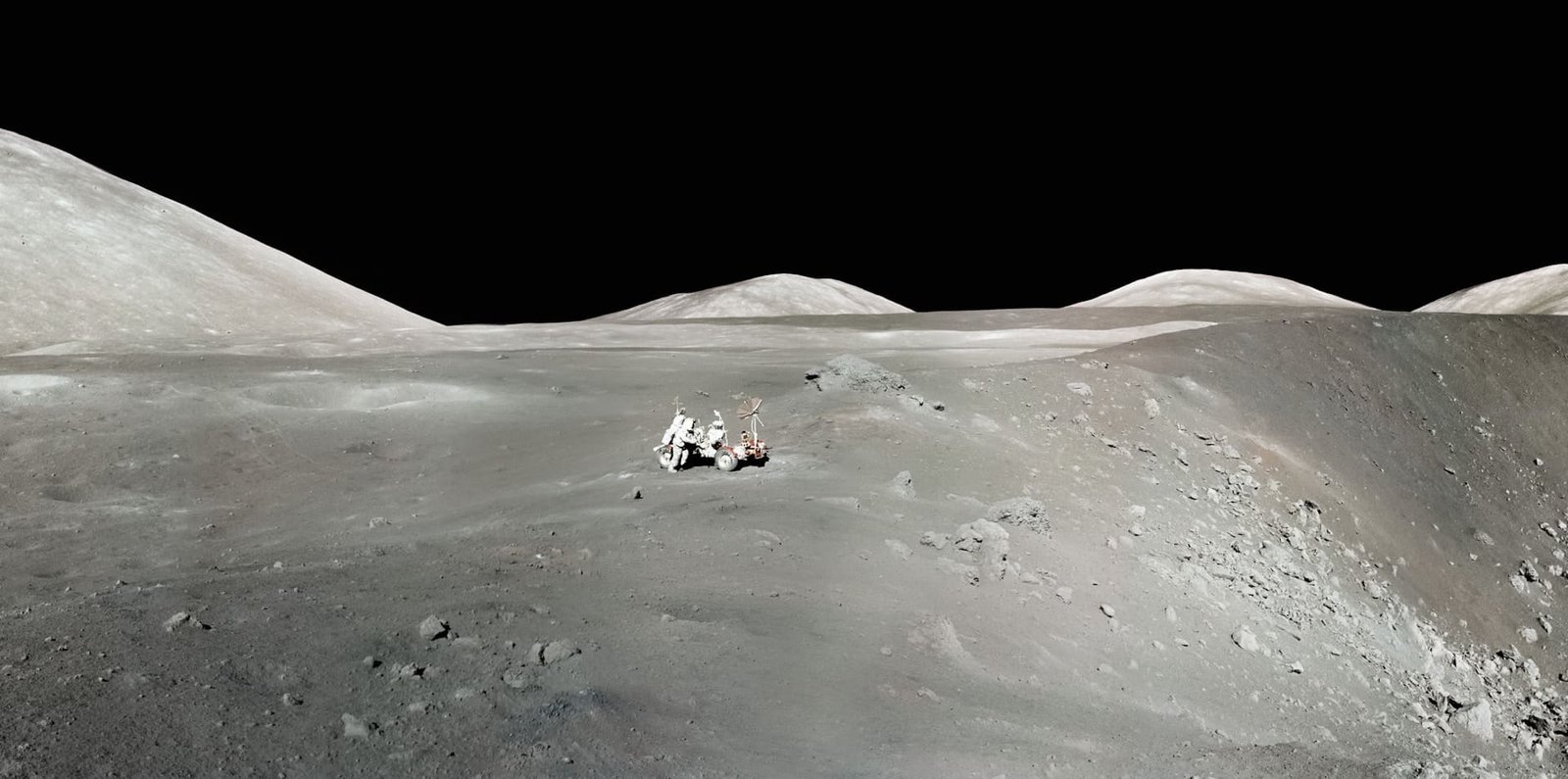 nasa hubble space telescope EmOWOweNnTc unsplash (1)