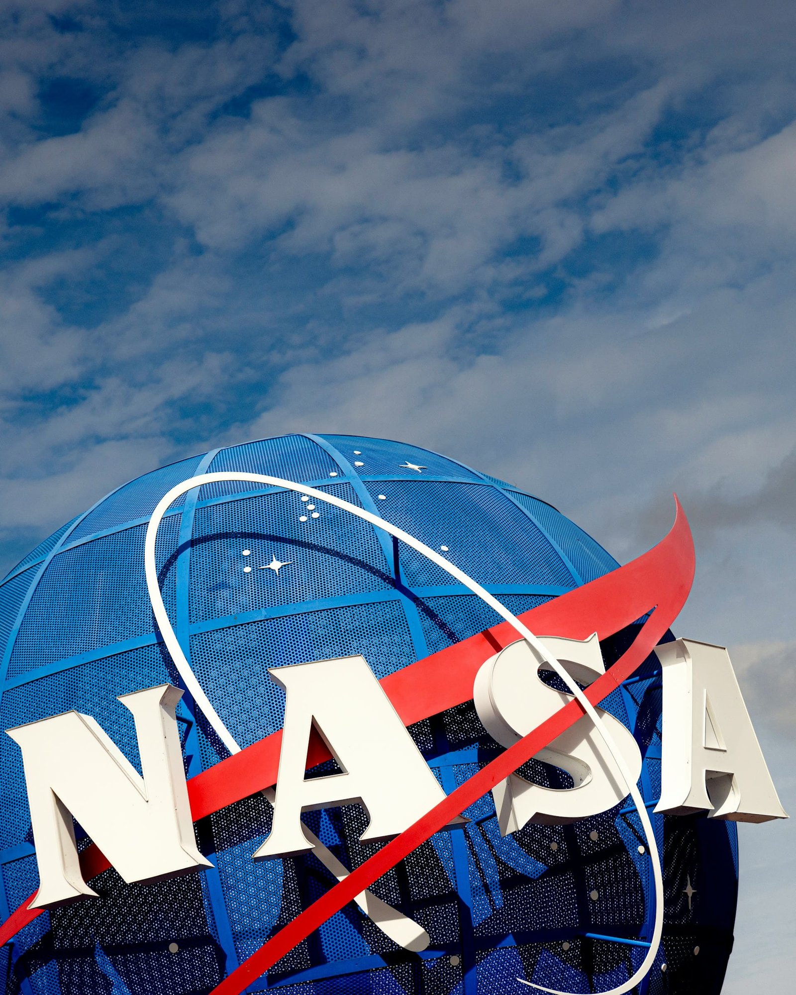 Chinese nationals banned from NASA space research