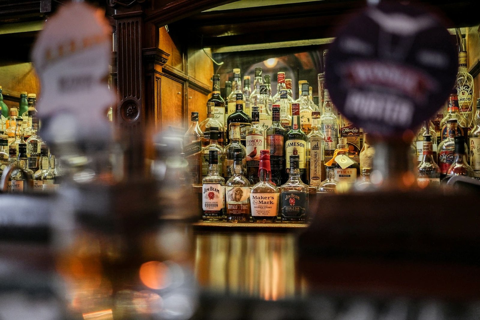 Blumenthal calls for government to save pubs