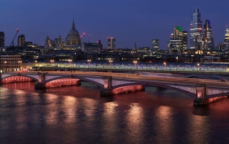 Blackfriars Bridge refurbishment to restore Victorian detail without closing the crossing