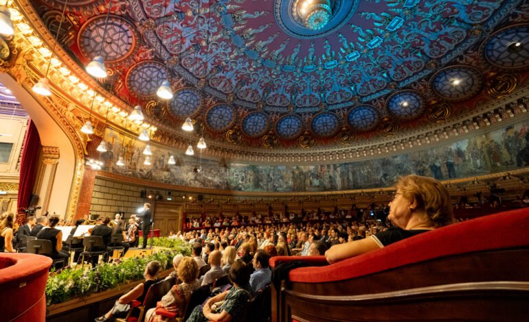 Enescu Festival 2025 at the Romanian Athenaeum, Bucharest — Orchestra de Cameră din Lausanne performing to a full house beneath the frescoed dome — Photo © Alex Damian.