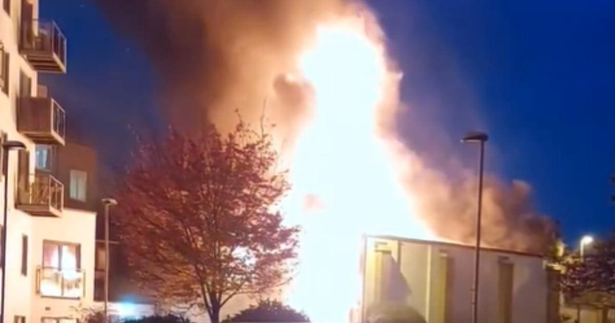 Forest Hill shop fire Perry Vale, London blaze with flames and smoke at night, A205 South Circular disruption, firefighters tackling major incident