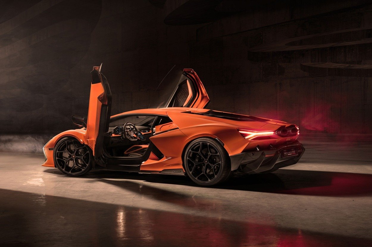 All-electric future unlikely for Lamborghini