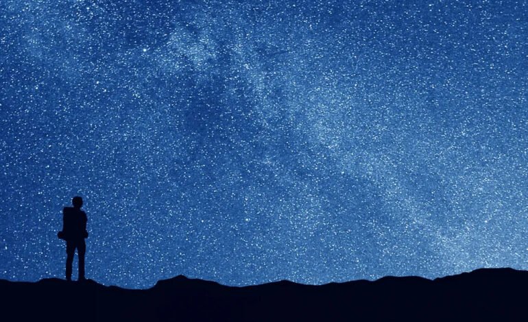 Royal Observatory Greenwich – Life in the Universe course, astronomy for beginners in London, autumn education listings, night sky with stargazer silhouette