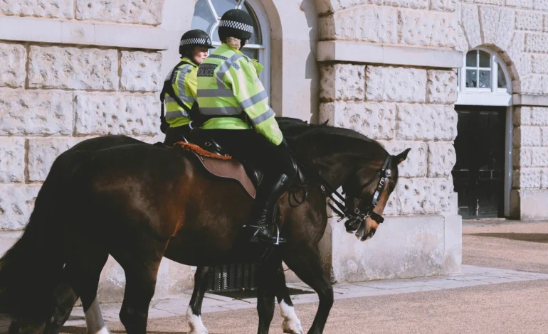 Lavender Hill Police front counter to stay open