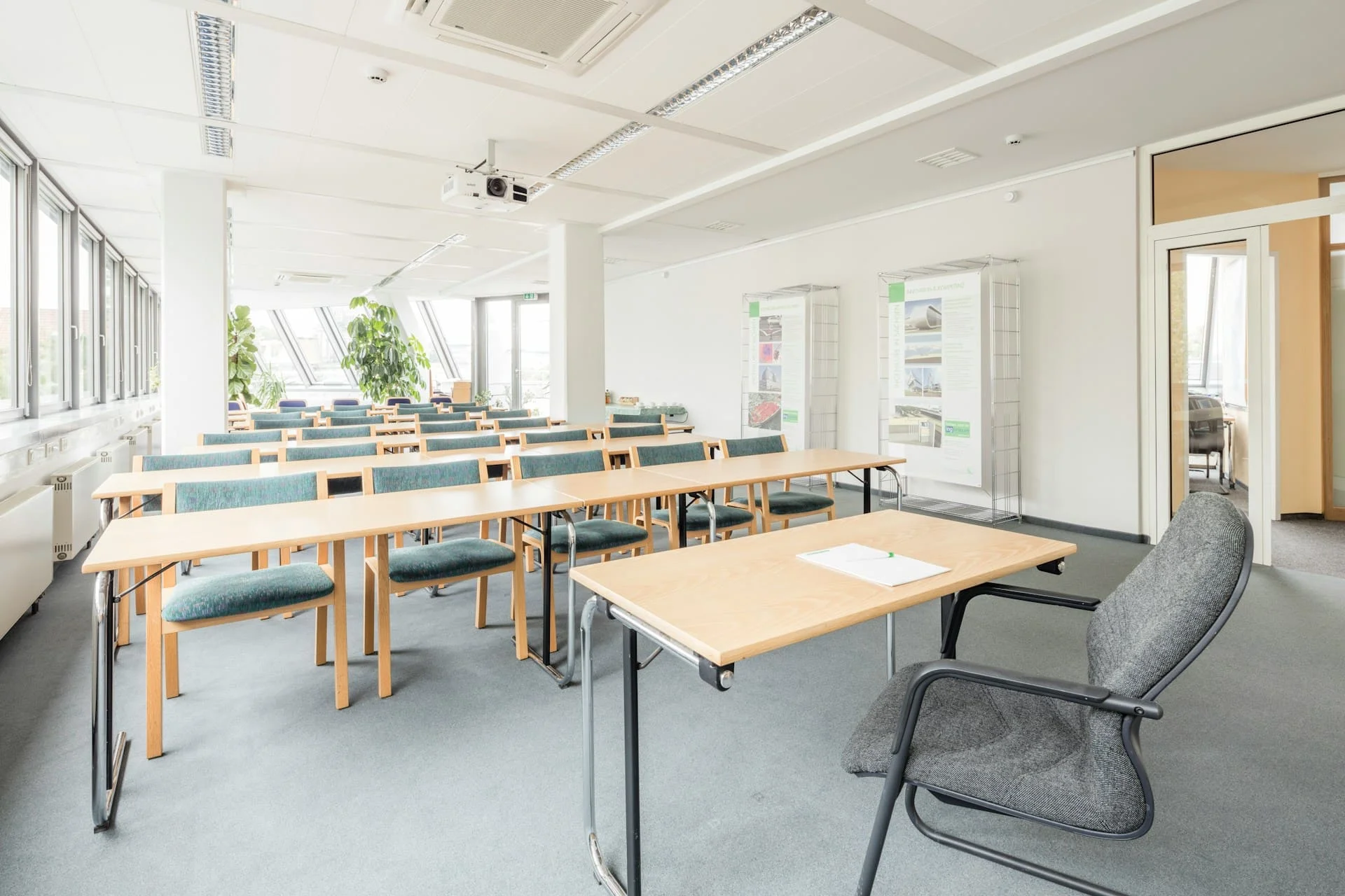 Air quality filters for schools to clean up air in classrooms