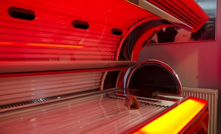 red color tanning solarium automotive exterior beauty parlor 1058341 pxhere.com (2)