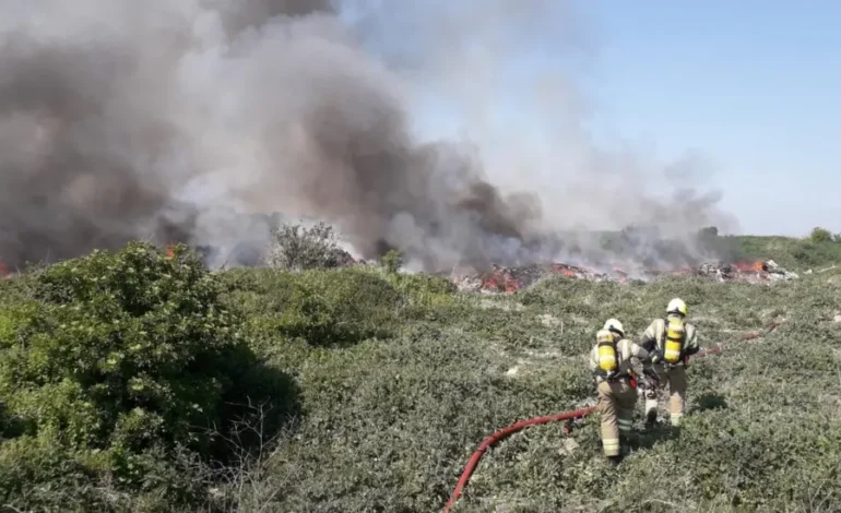 Firefighters tackling blaze at Arnolds Field landfill in Rainham amid calls for a national register of contaminated sites