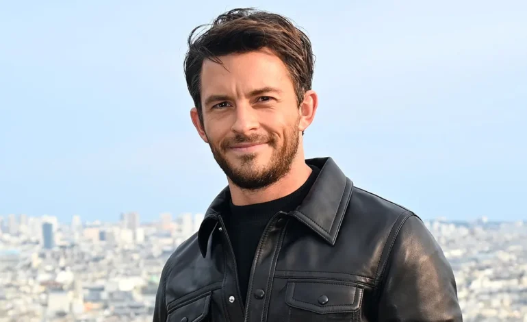 Jonathan Bailey Delights Fans with Surprise Appearance in Sydney