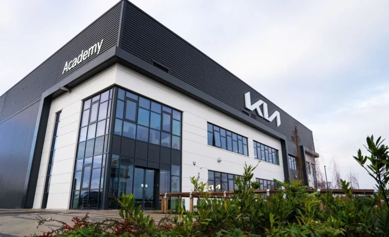 Kia opens new state of the art technical training academy in Derby (1)