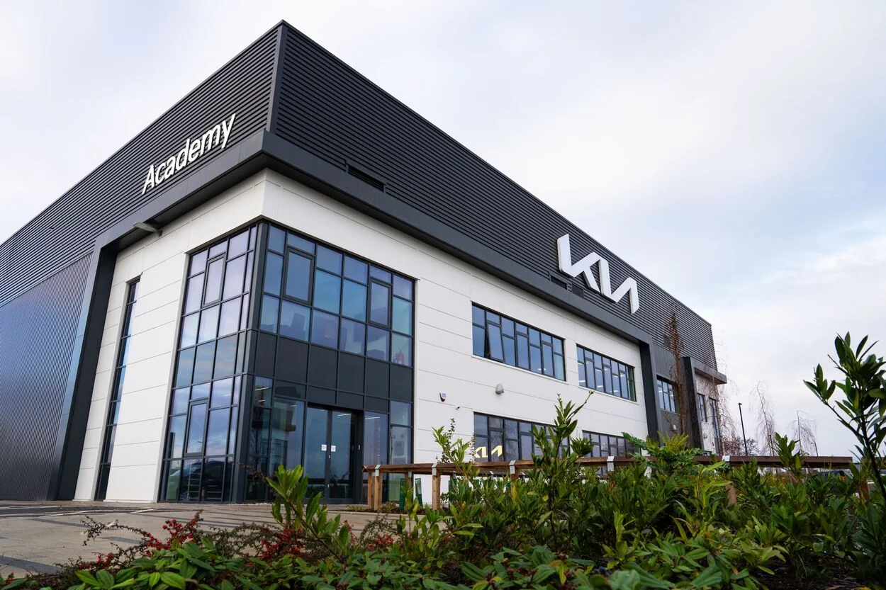 Kia Academy celebrates first graduation of apprentices