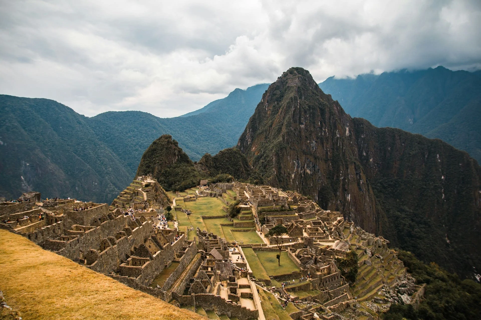 Tourist buses to Machu Picchu causing disputes