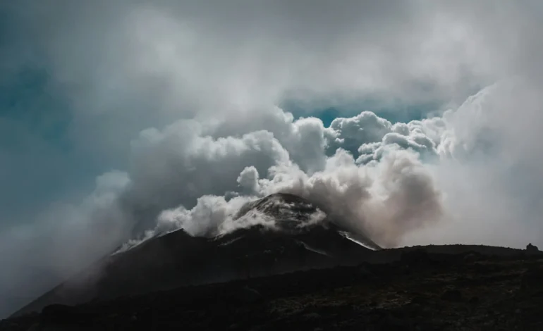 alex gruber 87kBdAj4hpk unsplash (1)