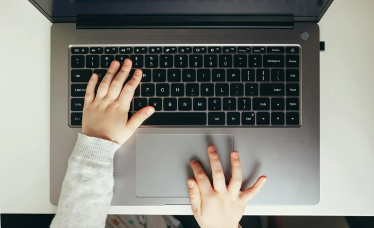 vlad deep zniM2Qqaxv4 unsplash (1)