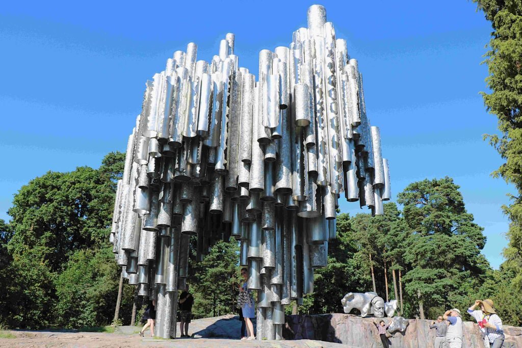 LR Image 5 Helsinki Sibelius Monument