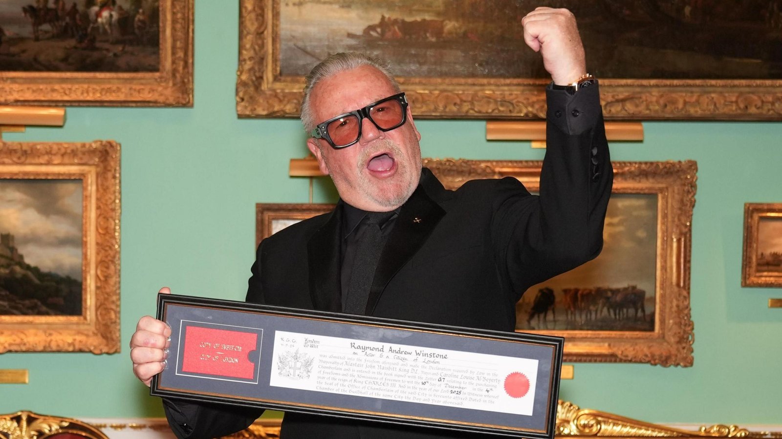 Ray Winstone awarded Freedom of the City of London for charitable work