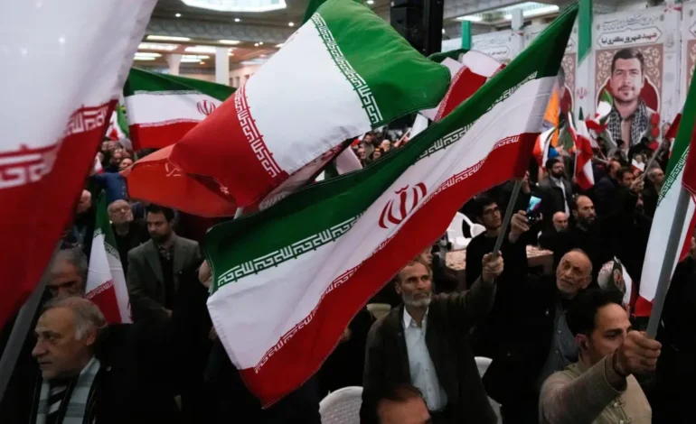 Iran Protests Spread as Economic Pressure Tightens on Tehran