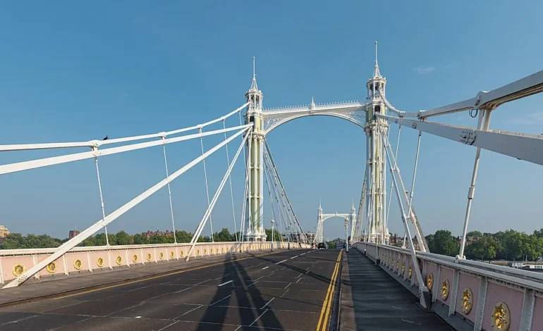Albert Bridge was closed to vehicles following routine safety inspection