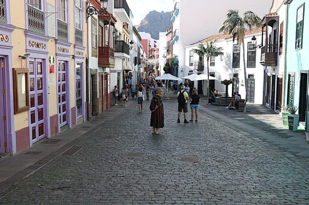 Santa Cruz de La Palma, where pastel façades and cobbled streets draw visitors into a slower rhythm of island life.