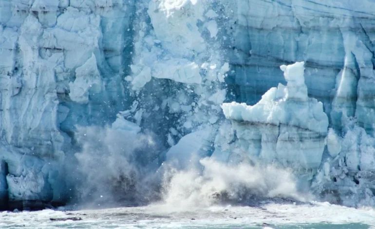 arctic landfast ice decline with melting glacier breaking into ocean water