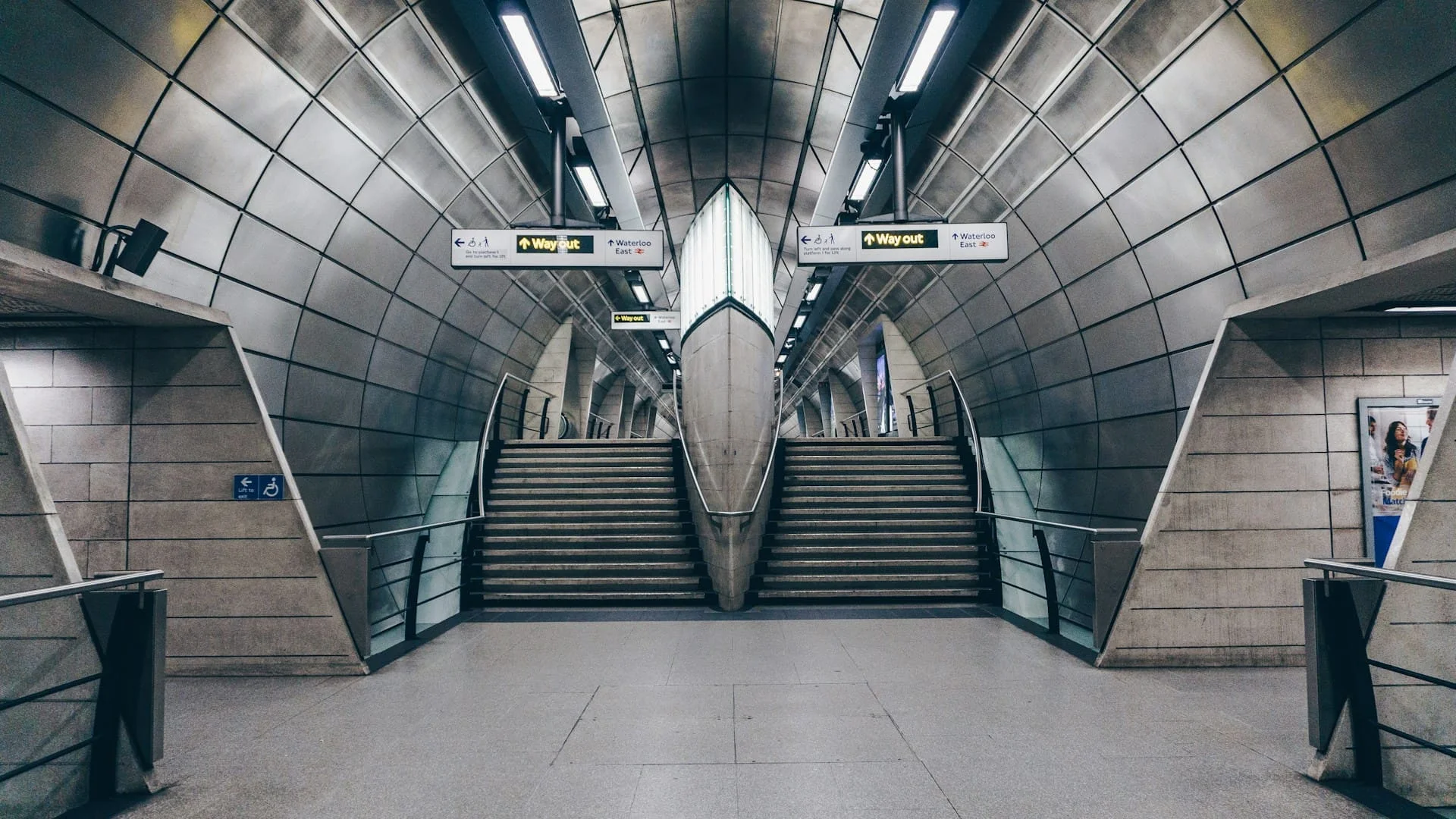 southwark tube station interior