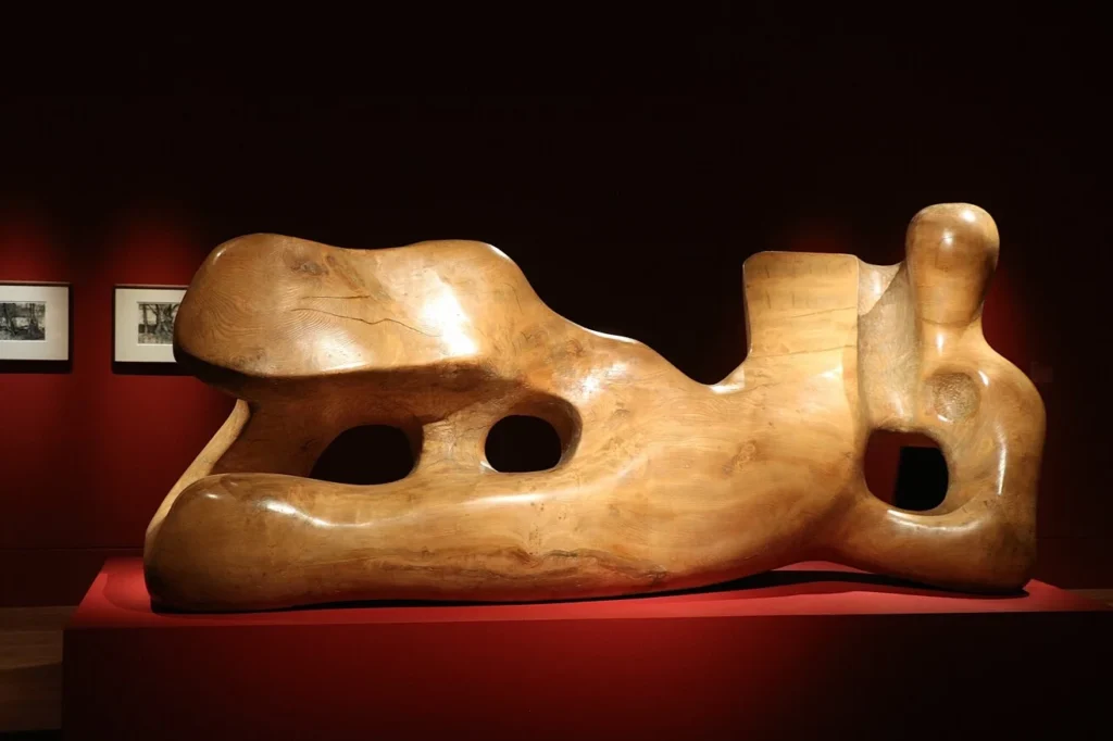 Henry Moore’s monumental Reclining Figure reflects the organic forms that shaped much of his sculpture.