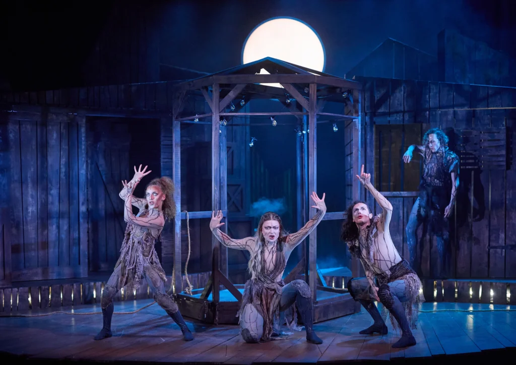 The coven in full voice. [Image Credit | Tom Bowles]